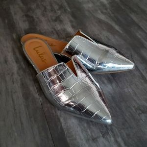 Jaelyn Crocodile Embossed Pointed-toe Slides